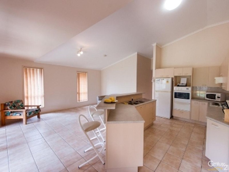 5 Candlebark Court, Mountain Creek QLD 4557