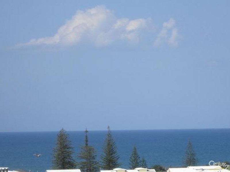 7 Yakola Parade, Alexandra Headland QLD 4572