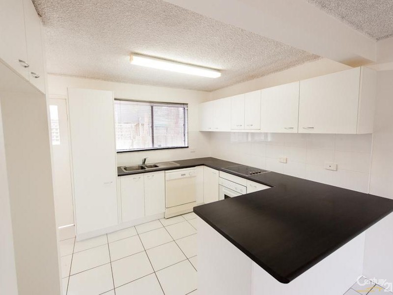 1/32 Broadwater Avenue, Maroochydore QLD 4558