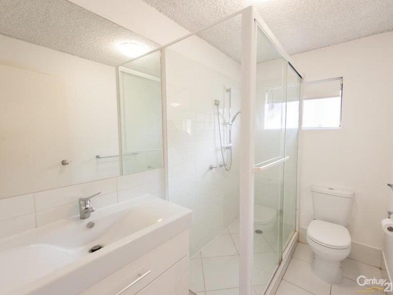 1/32 Broadwater Avenue, Maroochydore QLD 4558