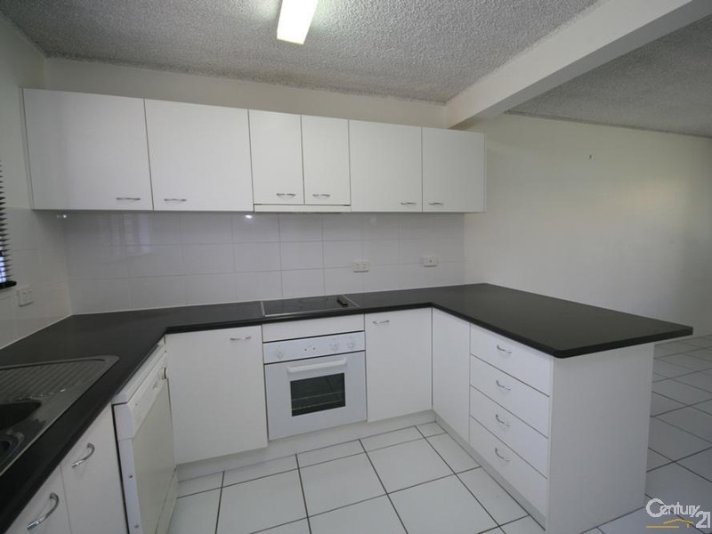 1/32 Broadwater Avenue, Maroochydore QLD 4558