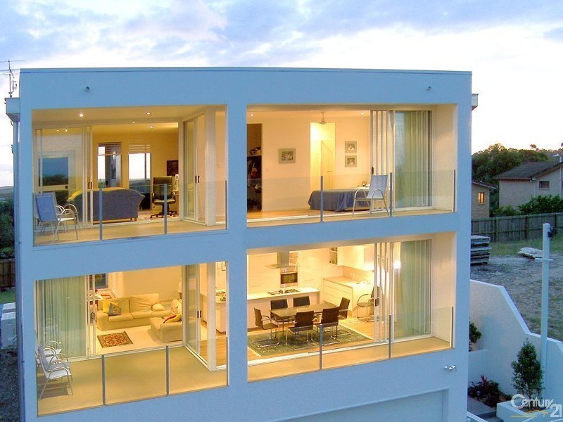 21 Tantula Road East, Alexandra Headland QLD 4572