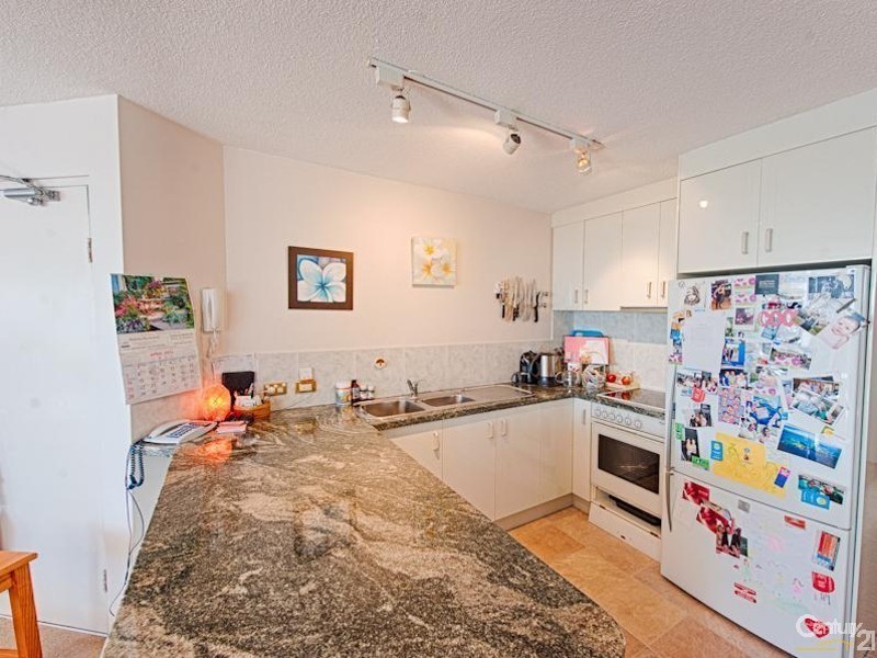 4/2 Duporth Avenue, Maroochydore QLD 4558