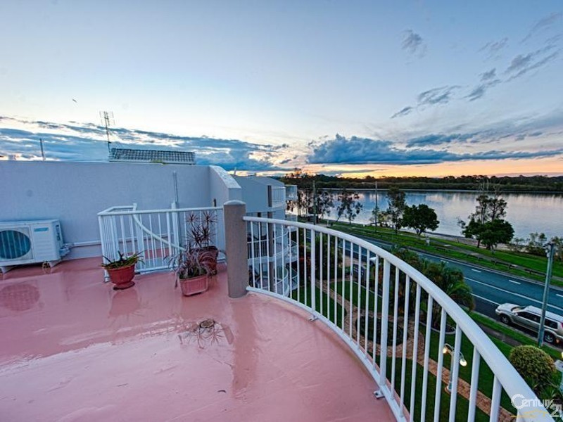 7/153 Bradman Avenue, Maroochydore QLD 4558