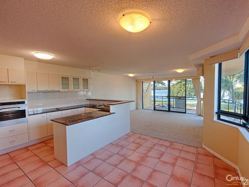 4/24 Picnic Point Esplanade, Maroochydore QLD 4558