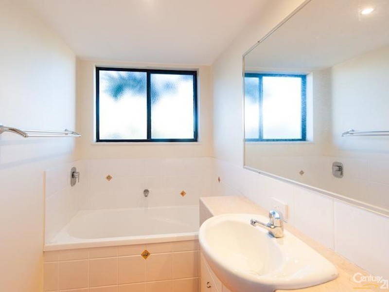 4/24 Picnic Point Esplanade, Maroochydore QLD 4558