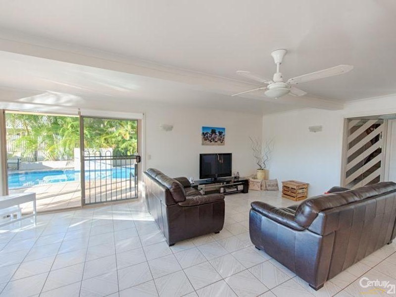 74 Amarina Avenue, Mooloolaba QLD 4557