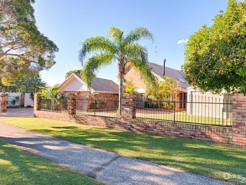 74 Amarina Avenue, Mooloolaba QLD 4557