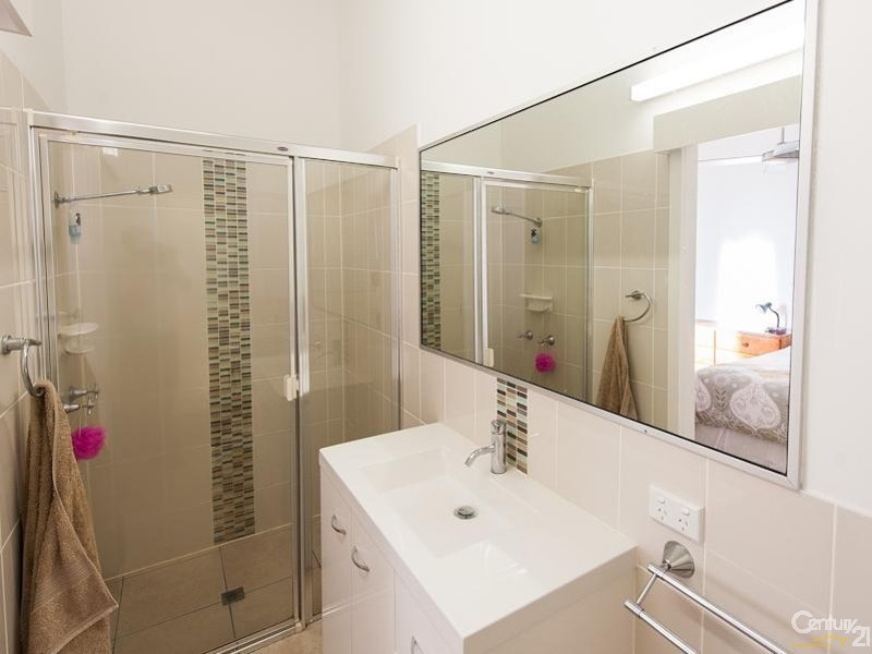 40 Lawrence Street, Mooloolaba QLD 4557