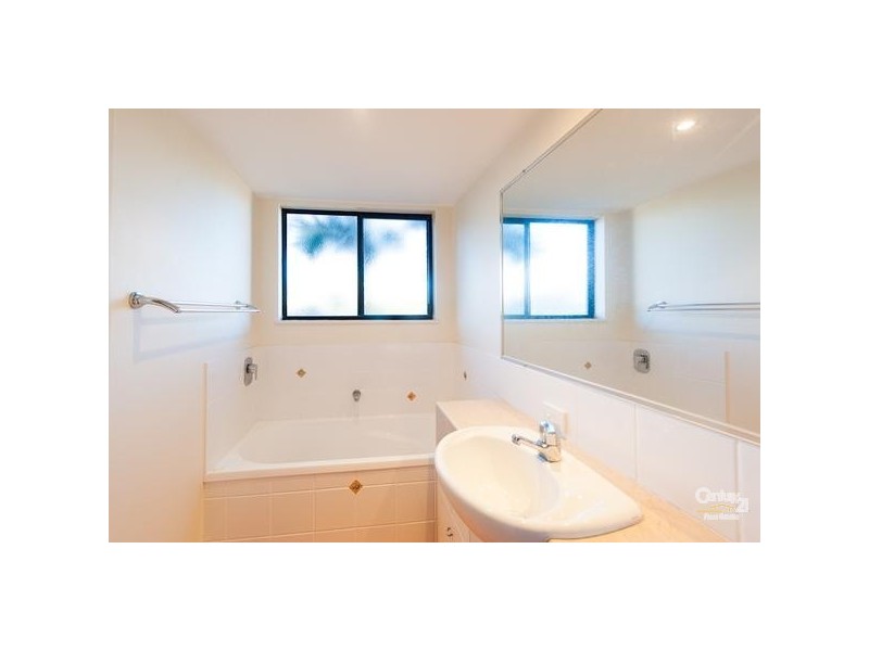 24 Picnic Point Esplanade, Maroochydore QLD 4558