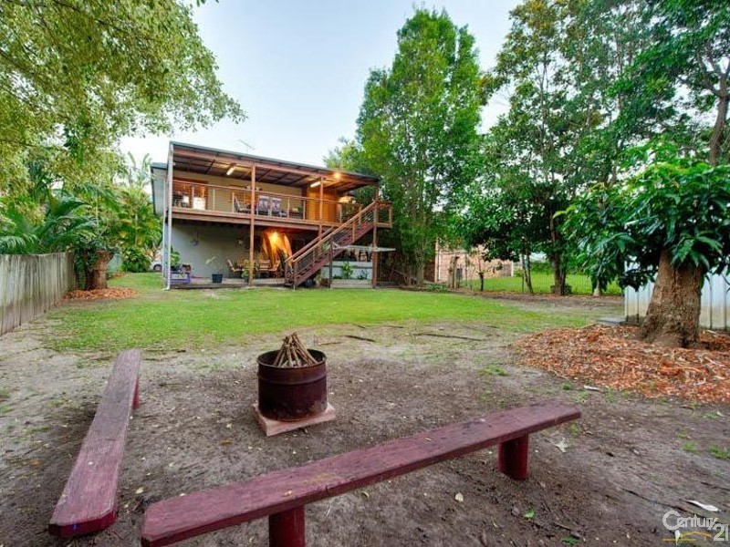 17 Oloway Crescent, Alexandra Headland QLD 4572