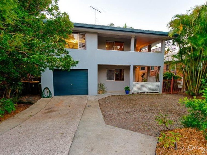 17 Oloway Crescent, Alexandra Headland QLD 4572
