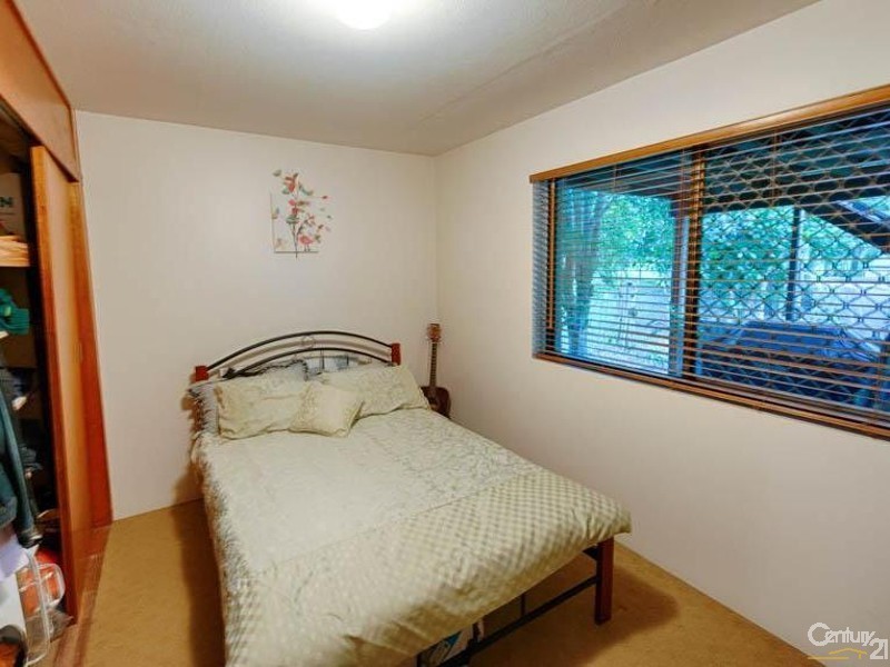 17 Oloway Crescent, Alexandra Headland QLD 4572
