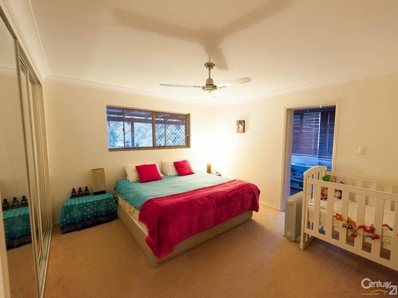 17 Oloway Crescent, Alexandra Headland QLD 4572