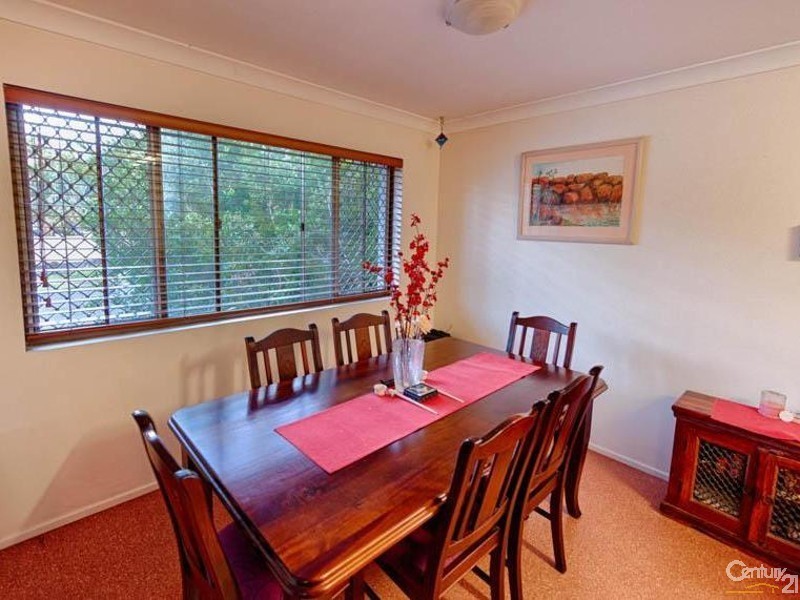 17 Oloway Crescent, Alexandra Headland QLD 4572
