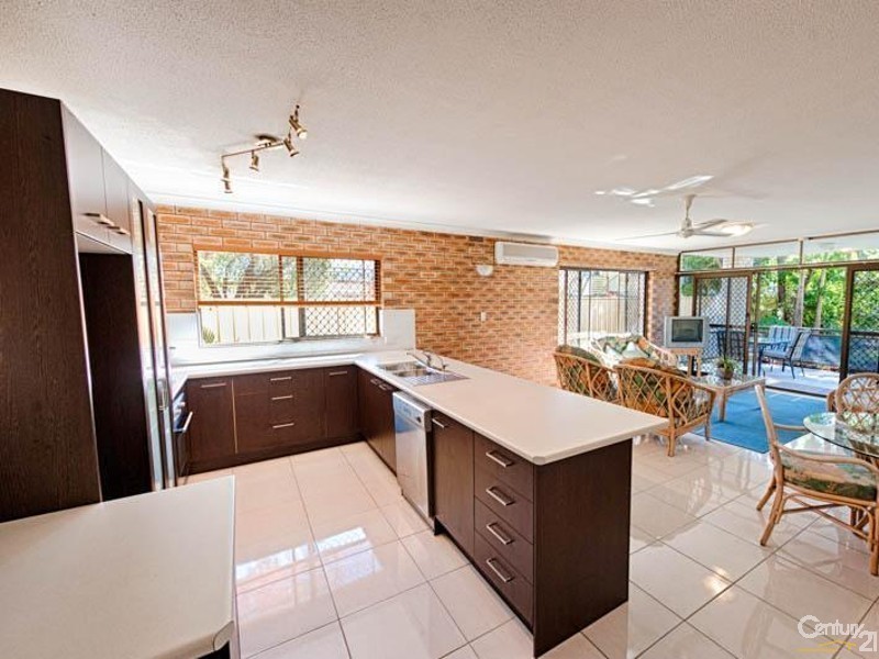 2/123 Duporth Avenue, Maroochydore QLD 4558