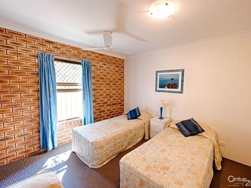 2/123 Duporth Avenue, Maroochydore QLD 4558