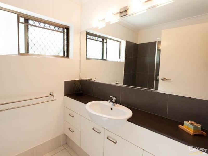 2/123 Duporth Avenue, Maroochydore QLD 4558