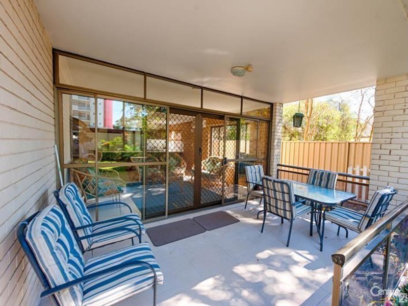 2/123 Duporth Avenue, Maroochydore QLD 4558