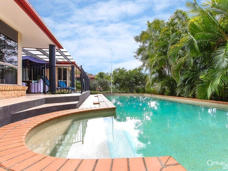 8 Curtis Court, Little Mountain QLD 4551