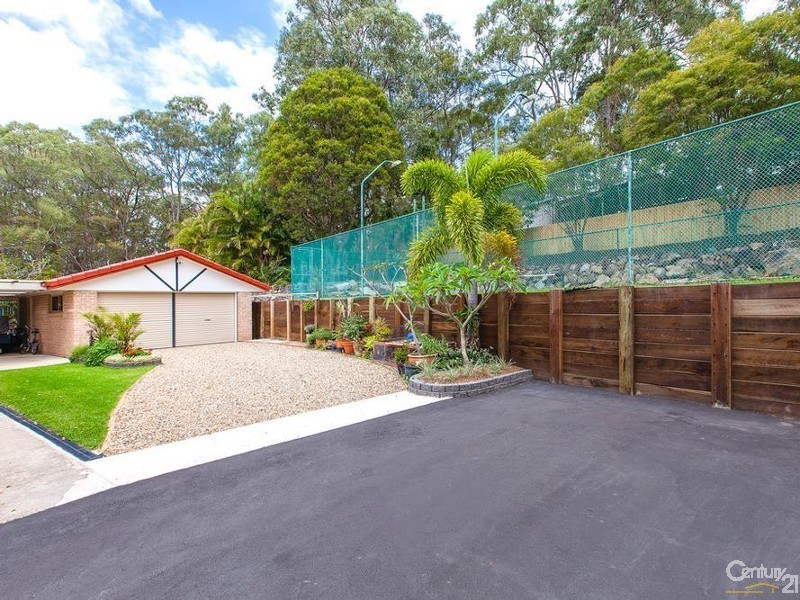 8 Curtis Court, Little Mountain QLD 4551