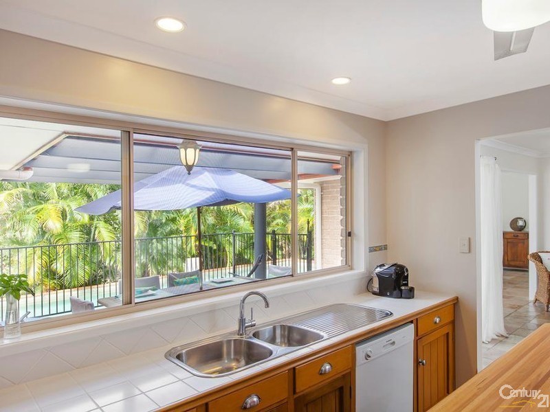 8 Curtis Court, Little Mountain QLD 4551