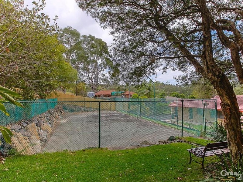 8 Curtis Court, Little Mountain QLD 4551