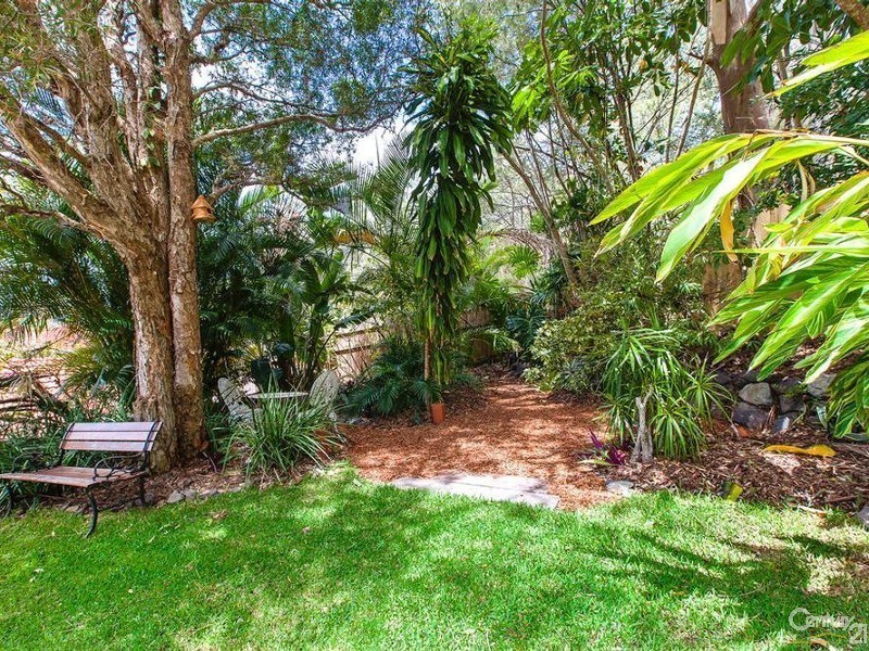 8 Curtis Court, Little Mountain QLD 4551