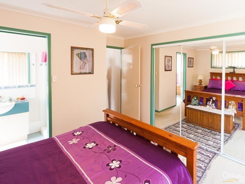 32 Village Way, Little Mountain QLD 4551
