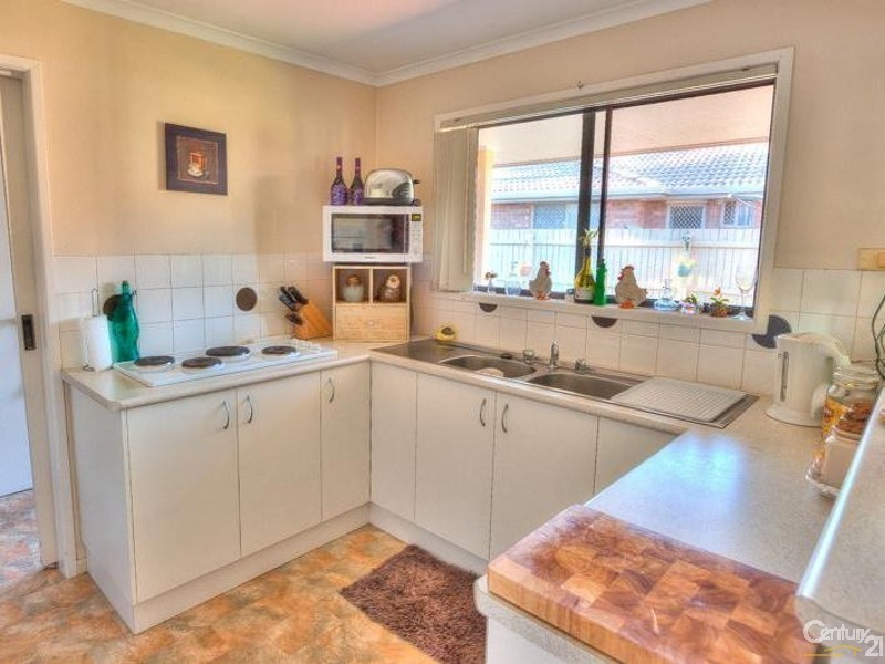 18 Oceanic Drive, Warana QLD 4575