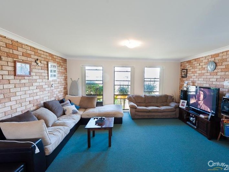 18 Oceanic Drive, Warana QLD 4575