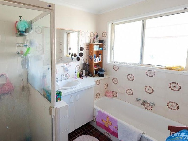 18 Oceanic Drive, Warana QLD 4575