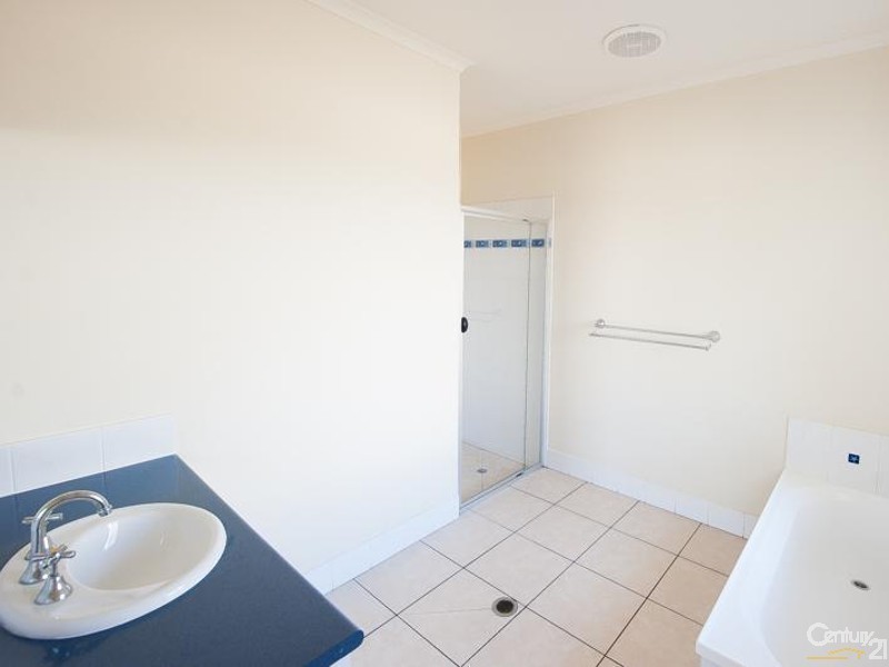 3 Irving Place, Sippy Downs QLD 4556
