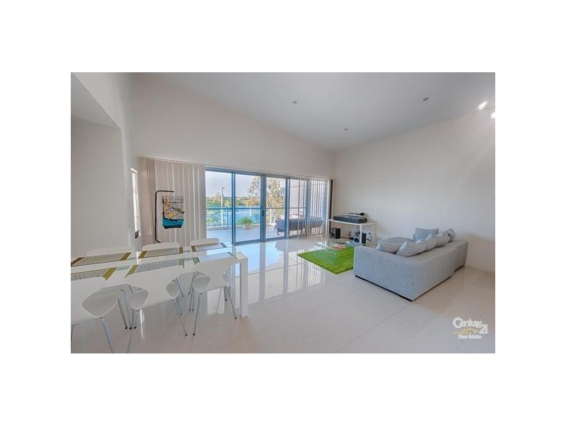 299 Bradman Avenue, Maroochydore QLD 4558