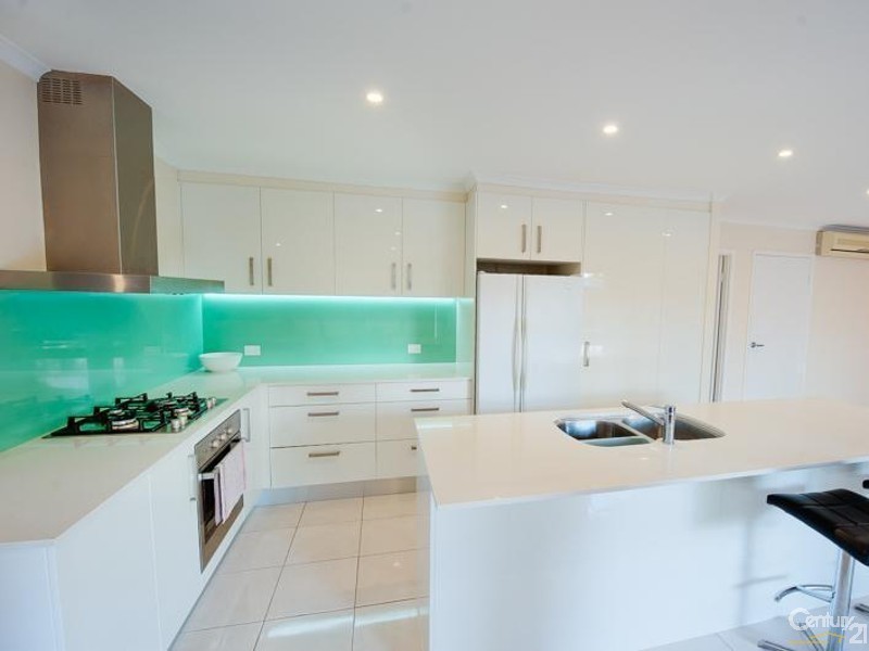 52 Balyarta Crescent, Mooloolaba QLD 4557