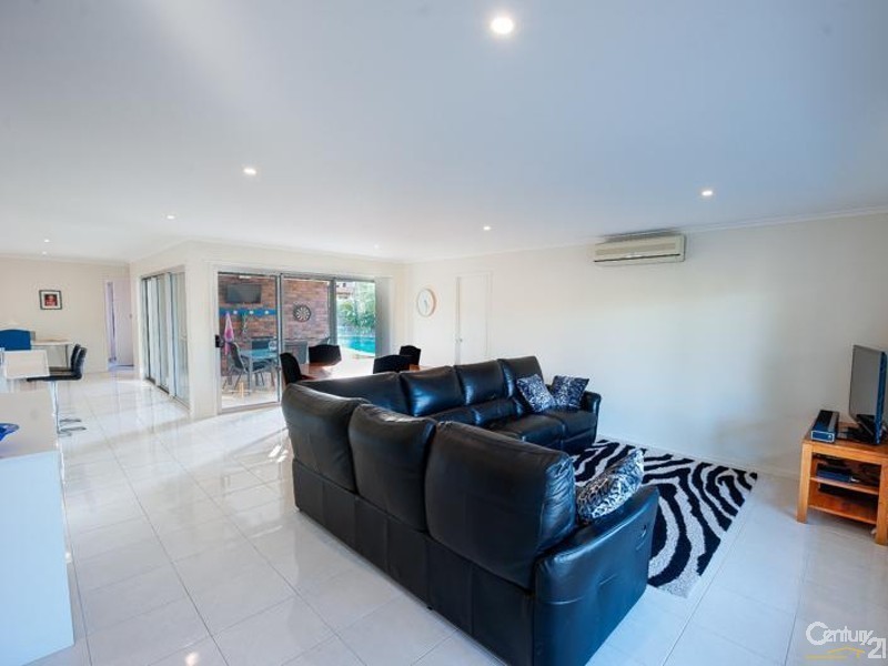 52 Balyarta Crescent, Mooloolaba QLD 4557