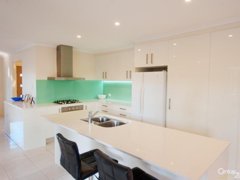 52 Balyarta Crescent, Mooloolaba QLD 4557