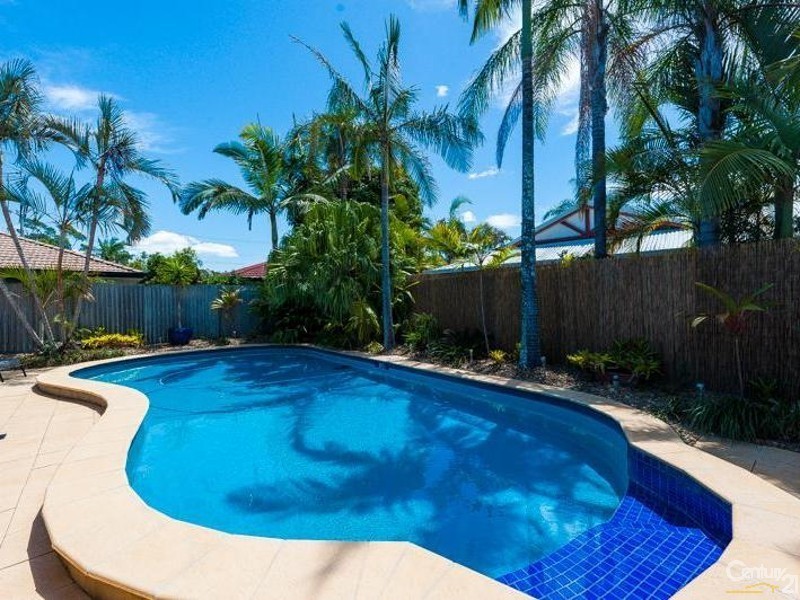 52 Balyarta Crescent, Mooloolaba QLD 4557