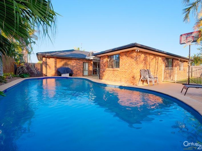 52 Balyarta Crescent, Mooloolaba QLD 4557