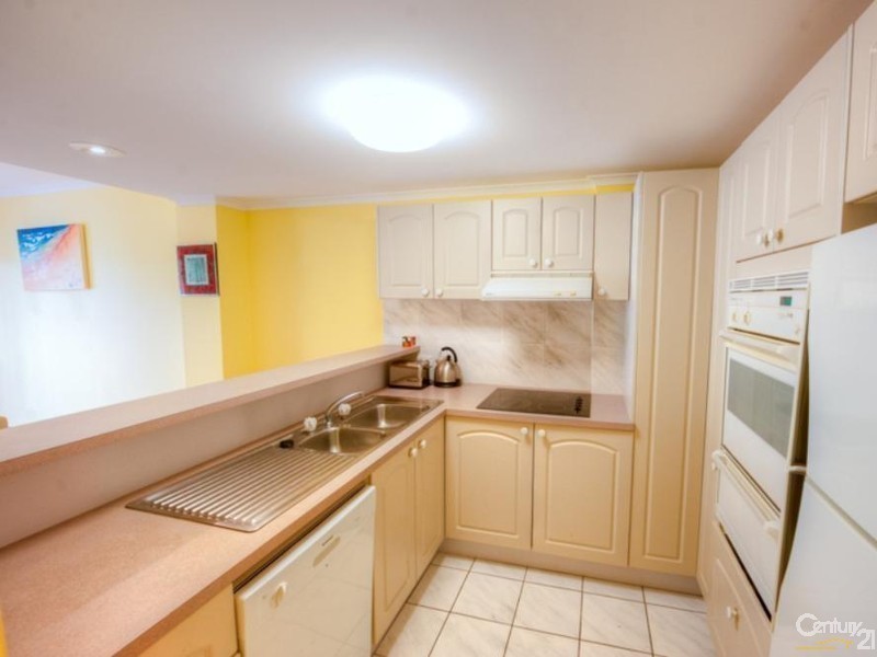 3/7 Fifth Avenue, Maroochydore QLD 4558