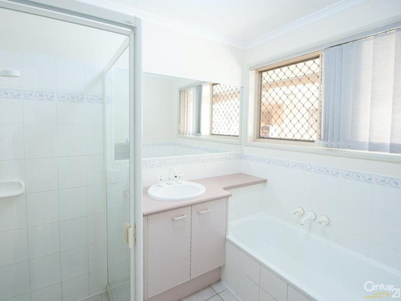 10 Mountain Close, Mountain Creek QLD 4557