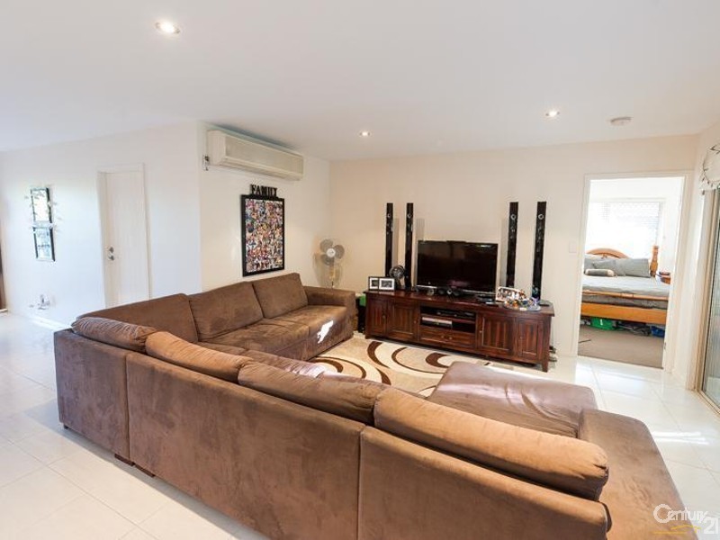 34 Riveroak Way, Sippy Downs QLD 4556