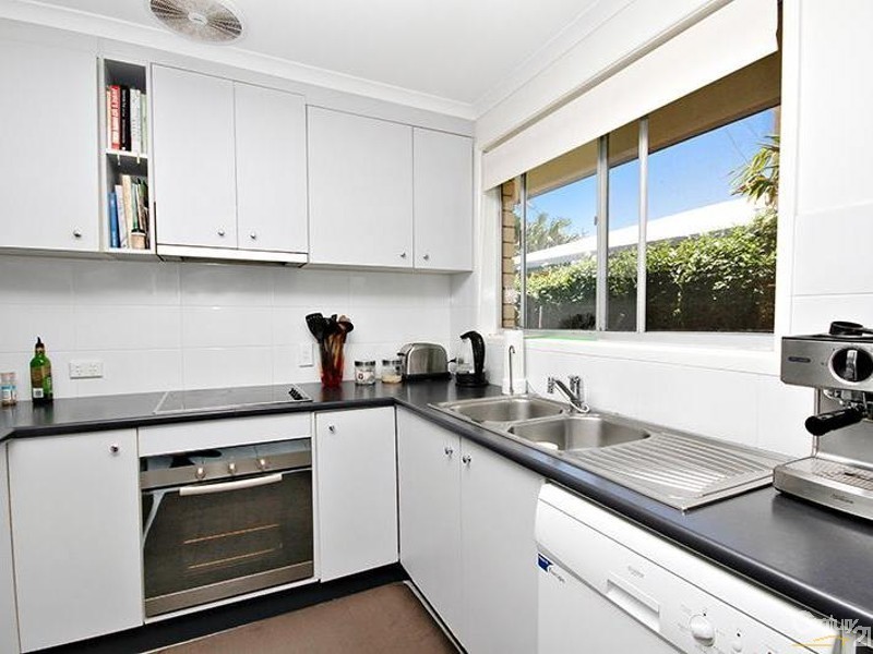 85 Oceanic Drive, Warana QLD 4575