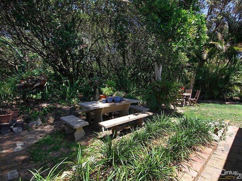 85 Oceanic Drive, Warana QLD 4575