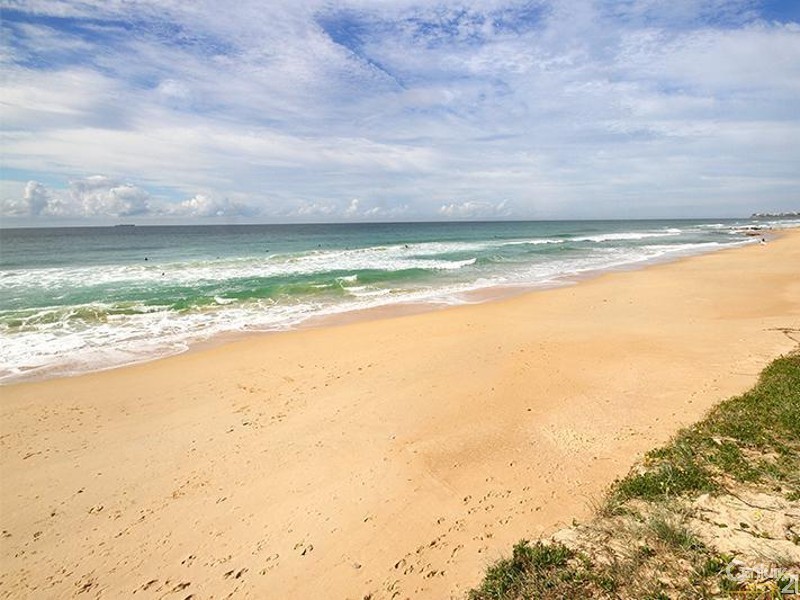 85 Oceanic Drive, Warana QLD 4575