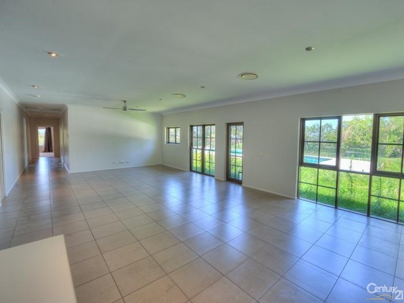 205 Upper Rosemount Road, Rosemount QLD 4560