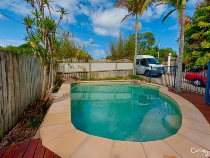 77 Yakola Parade, Alexandra Headland QLD 4572