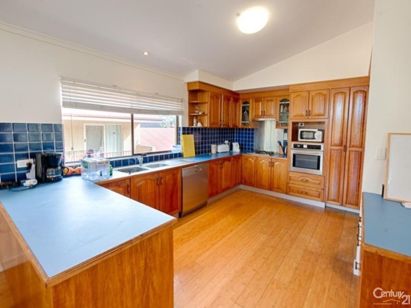 77 Yakola Parade, Alexandra Headland QLD 4572