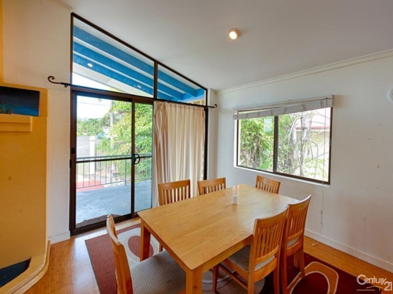 77 Yakola Parade, Alexandra Headland QLD 4572