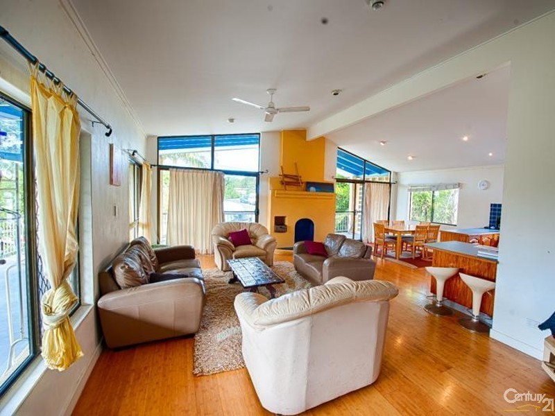 77 Yakola Parade, Alexandra Headland QLD 4572